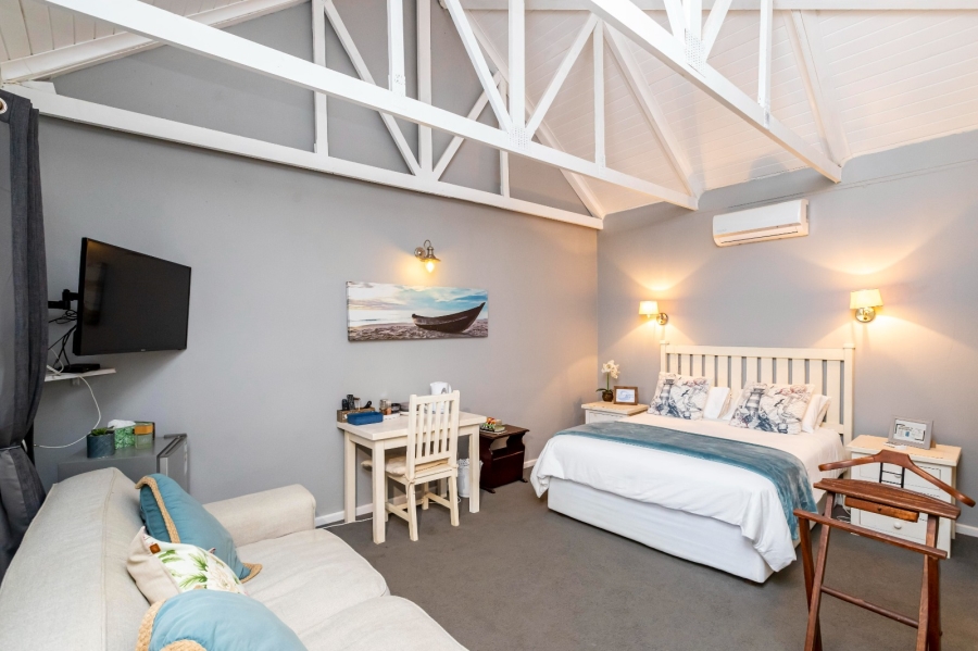 5 Bedroom Property for Sale in Gonubie Eastern Cape